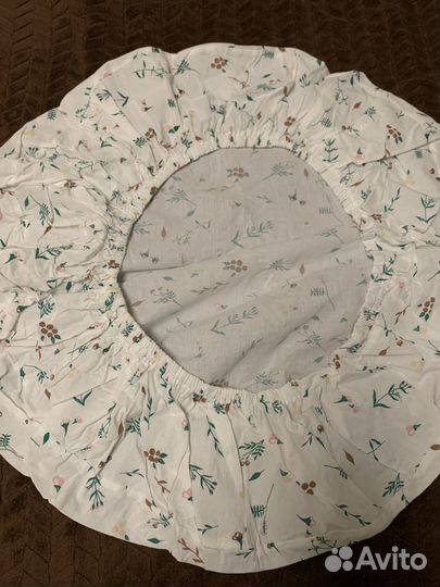 Простынь на резинке для круглого матраса новая