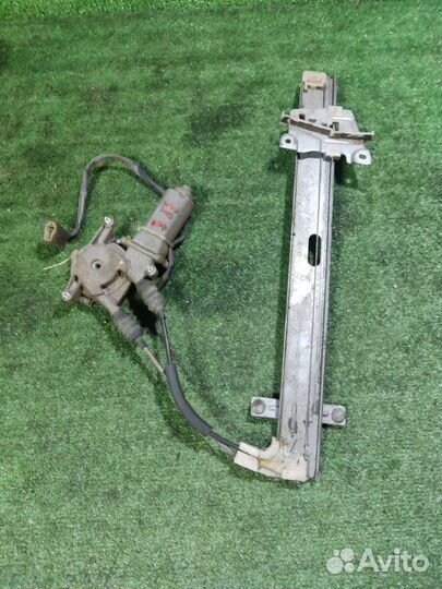Стеклоподьемник задний правый Kia Sportage 1