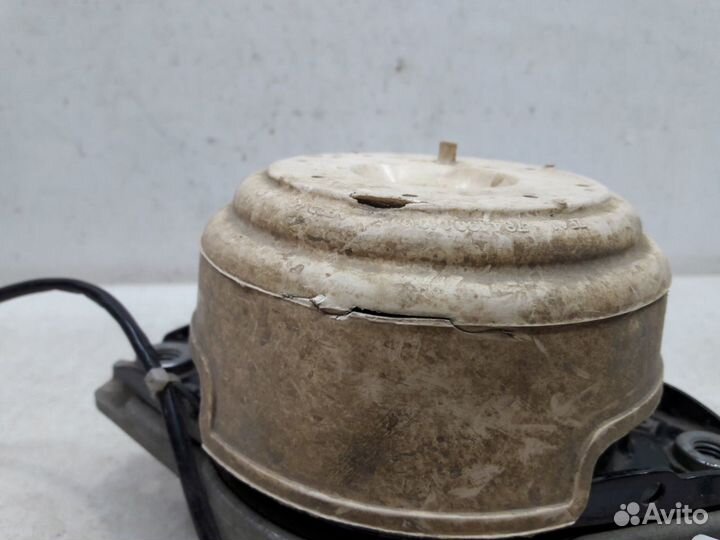 Кронштейн двигателя правый Mercedes-Benz Gl-Class