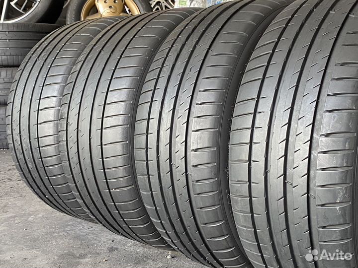 Michelin Pilot Sport 4 245/45 R18 и 275/40 R18