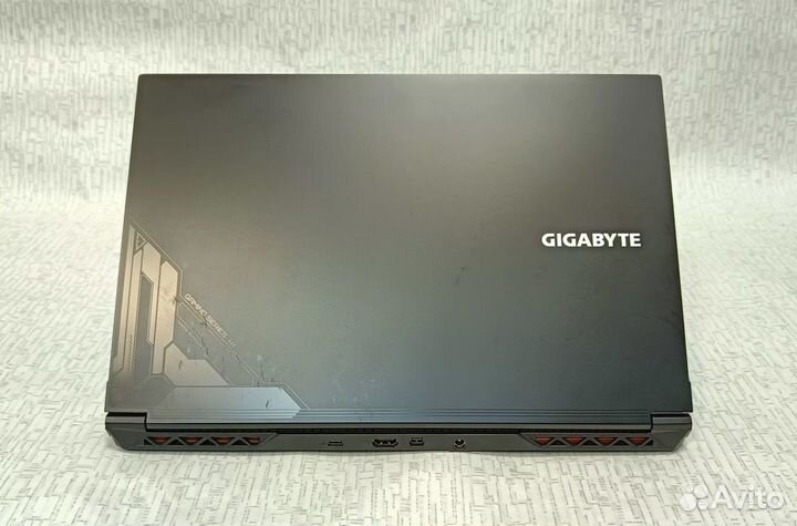 Игровой ноутбук Gigabyte Core i5-12500H,RTX 4050,1