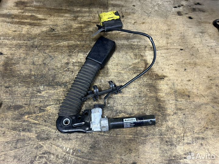 Замок ремня безопасности передний левый BMW E46