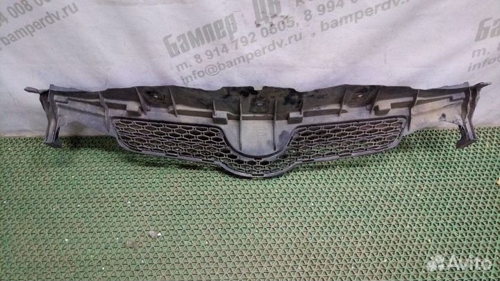 Решетка радиатора toyota auris NRE150 перед