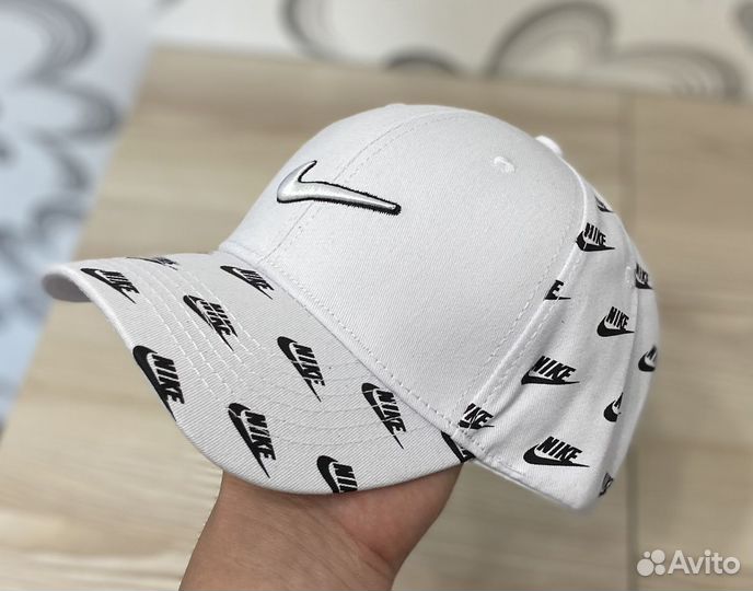 Бейсболка nike белая