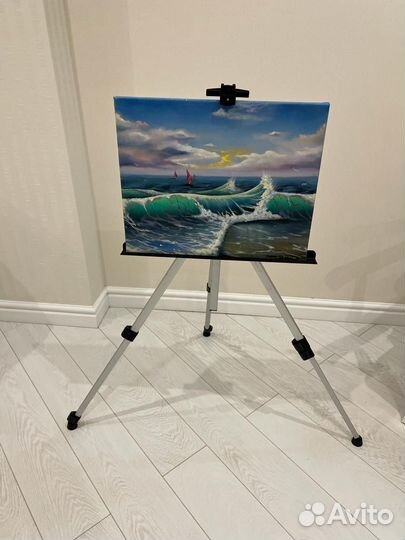 Картина на мольберте