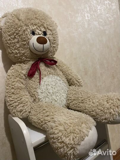 Большой плюшевый мишка