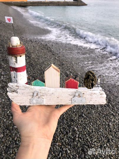 Ключница «Летняя улочка с Маяком» дрифтвуд