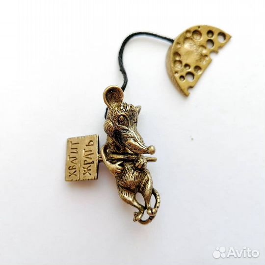 Магнит на холодильник