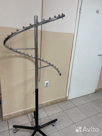 Вешалка для одежды напольная