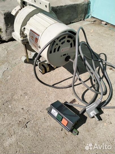 Мотор для швейных машин фрикционный на 220 вольт