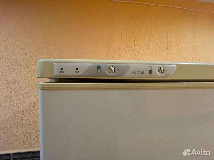 Холодильник Атлан Stinol-102er