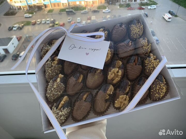 Финики в шоколаде