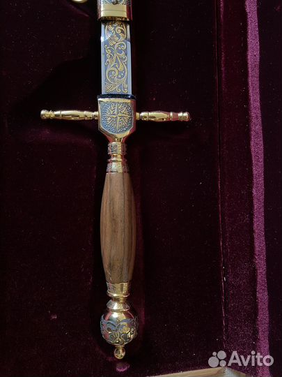 Адмиральский кортик златоуст не является оружием