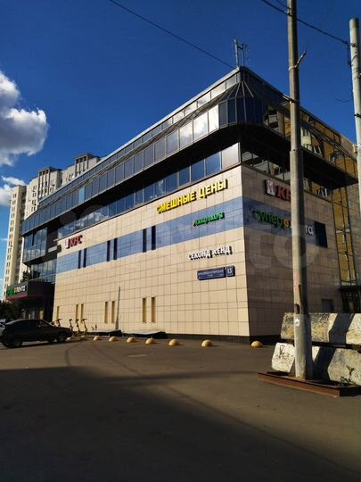 Продам торговое помещение, 1950 м²