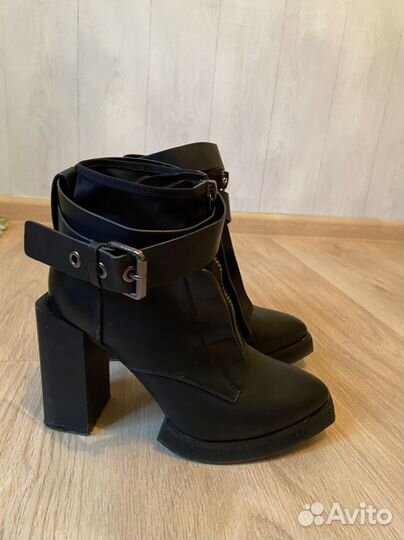 Ботинки женские