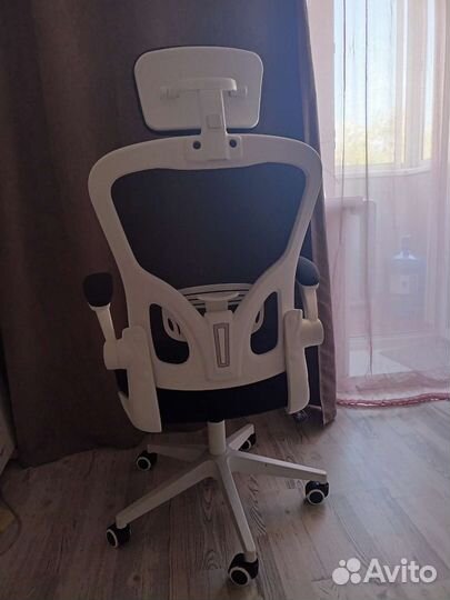 Компьютерное кресло