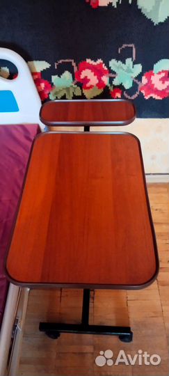 Столик прикроватный