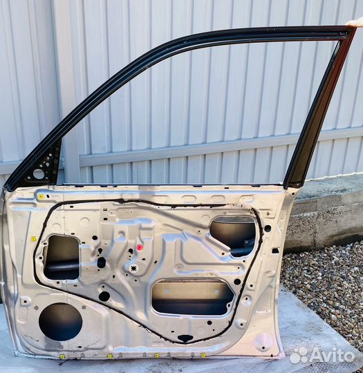 Дверь Toyota Land Cruser 100 (передняя правая)