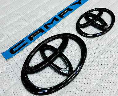 Комплект эмблем антихром для Toyota Camry 70