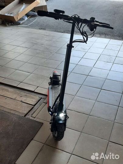 Электросамокат White Siberia Luna