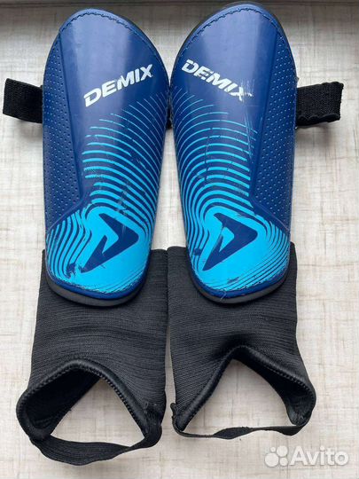 Футбольные щитки Demix