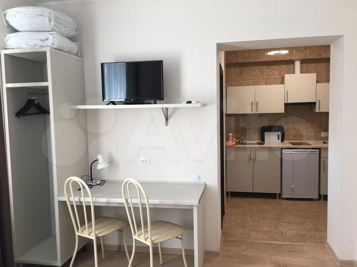 Комната 35 м² в 9-к., 2/4 эт.