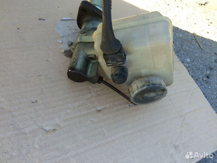 Цилиндр тормозной главный и бачок Opel Omega B