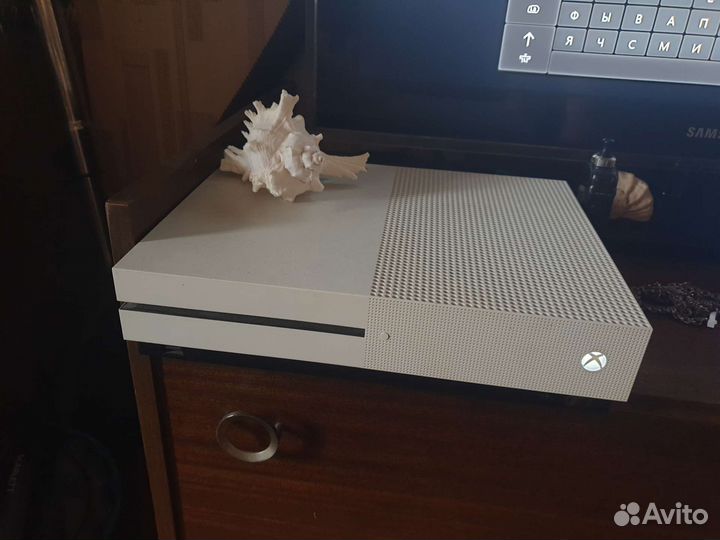 Xbox ONE S
