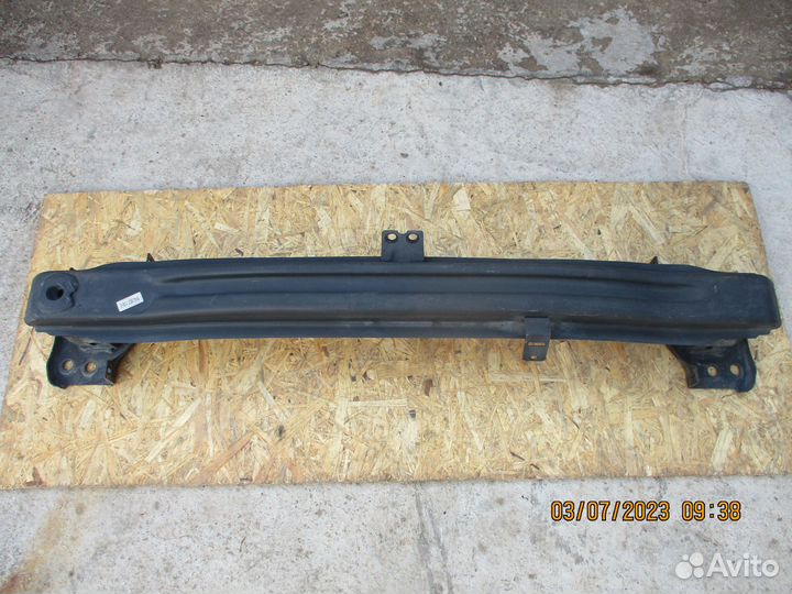 Усилитель переднего бампера Фольксваген Тигуан 1