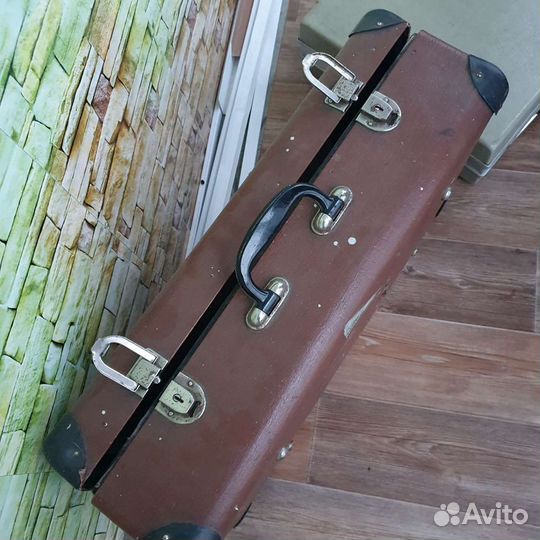 Чемодан ретро