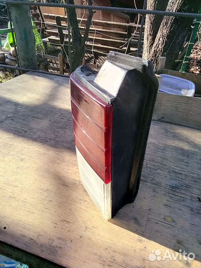 Стоп сигнал задний левый в крыло