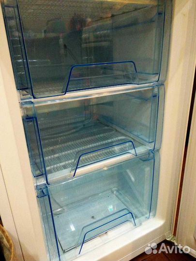 Морозильная камера Schivaki