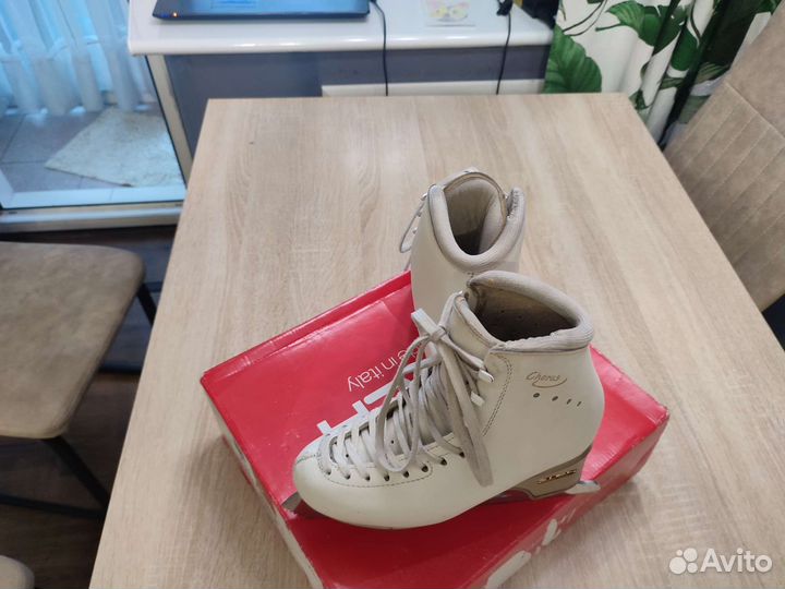 Коньки фигурные edea horus 225+ лезвие legacy 7