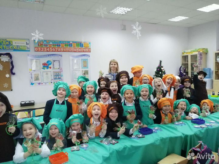 В школе карамельный Леденцовый праздник