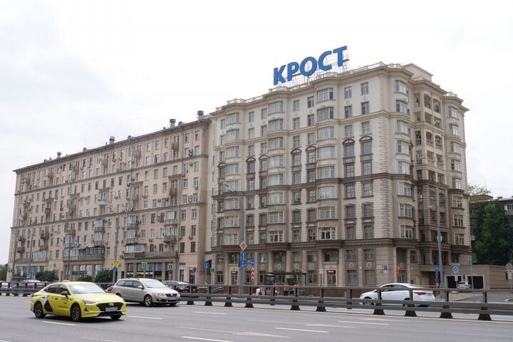 Сдам торговое помещение, 382.6 м²