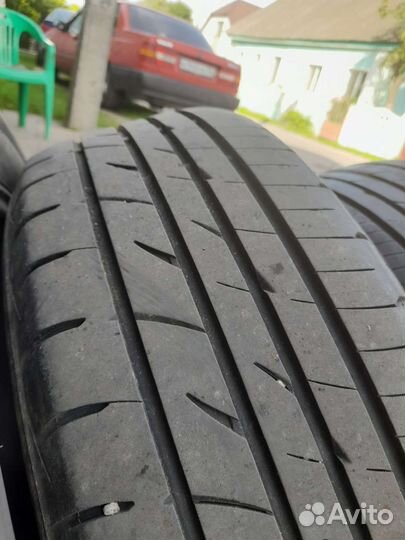 Bridgestone 738V 215/60 R16