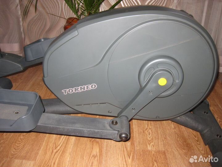 Эллиптический тренажер Torneo Festa C-310