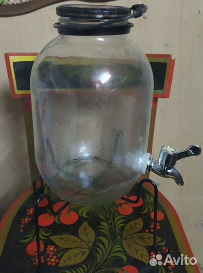 Банка с краном