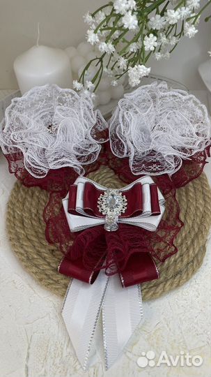 Белые бантики и галстуки в школу