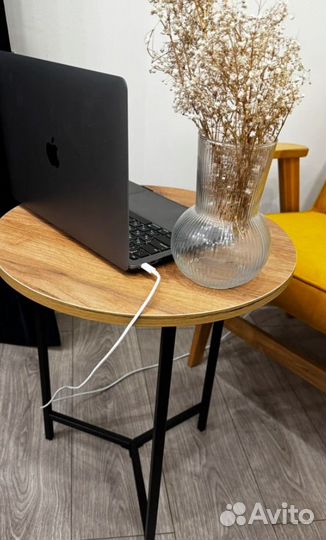 Журнальный столик