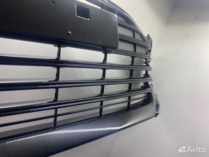 Решетка в бампер передняя Toyota Camry V75