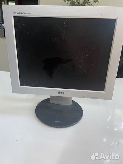 Монитор LG Flatron L1530B