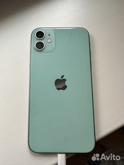 Телефон iPhone 11