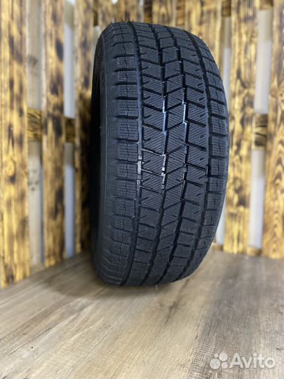 Sailun Ice Blazer Arctic SUV 215/65 R17 99T