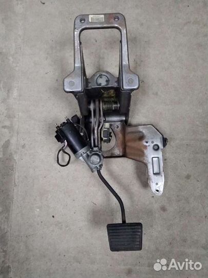 Педаль тормоза Chevrolet Trailblazer GMT360