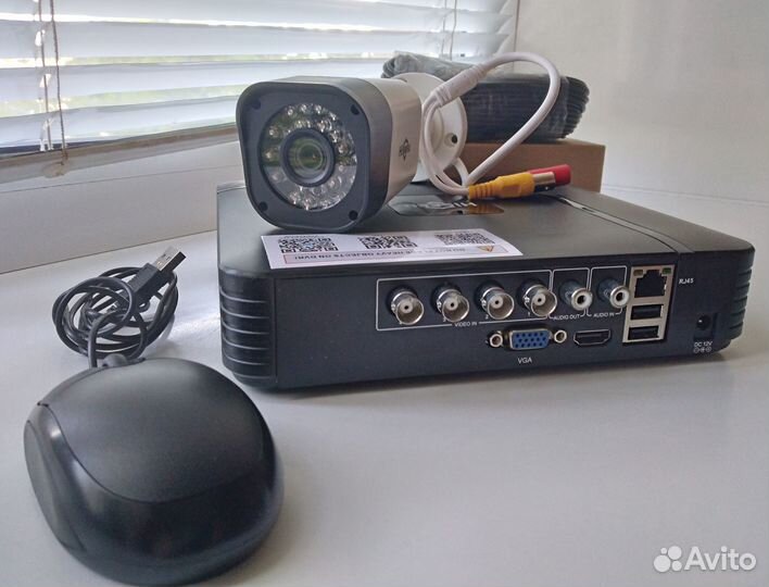 Видеонаблюдения 4 камеры Hiseeu Akit-A4ahbb12-P