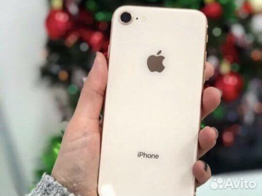 Телефон iPhone 8
