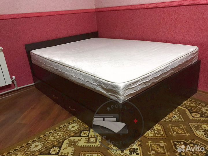 Кровать двуспальная