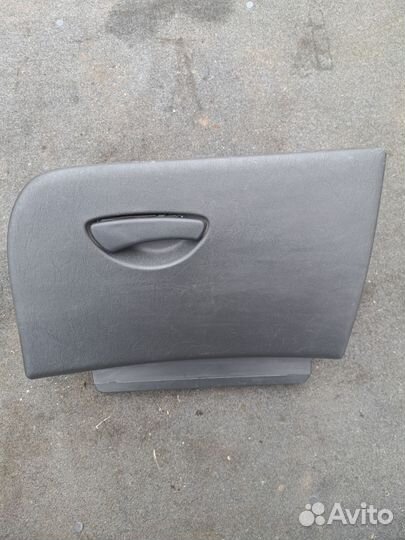 Бардачок Ford Focus MK 1 2001