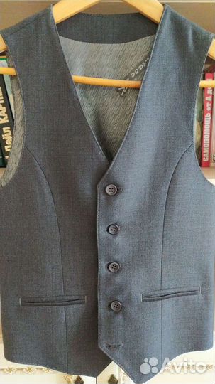 Жилетка для мальчика школьная